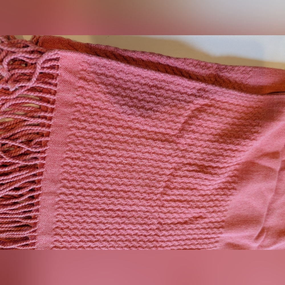 MerSea Travel Wrap Scarf With Fringe Sunset Coral Pink NWOT - Picture 2 of 8